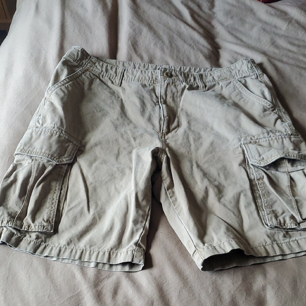 Old Navy Men's Beige Cargo Shorts